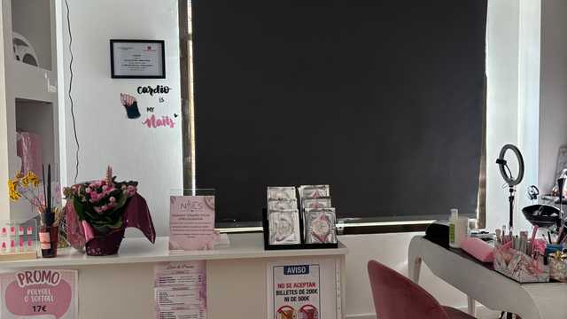 Técnico/a en Extensión de Pestañas