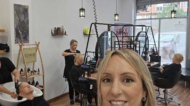 Oficial de Peluquería