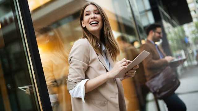 Dependiente/a artículos de cosmética de alta gama