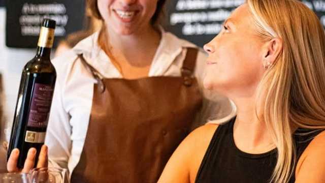Waiter / Waitress