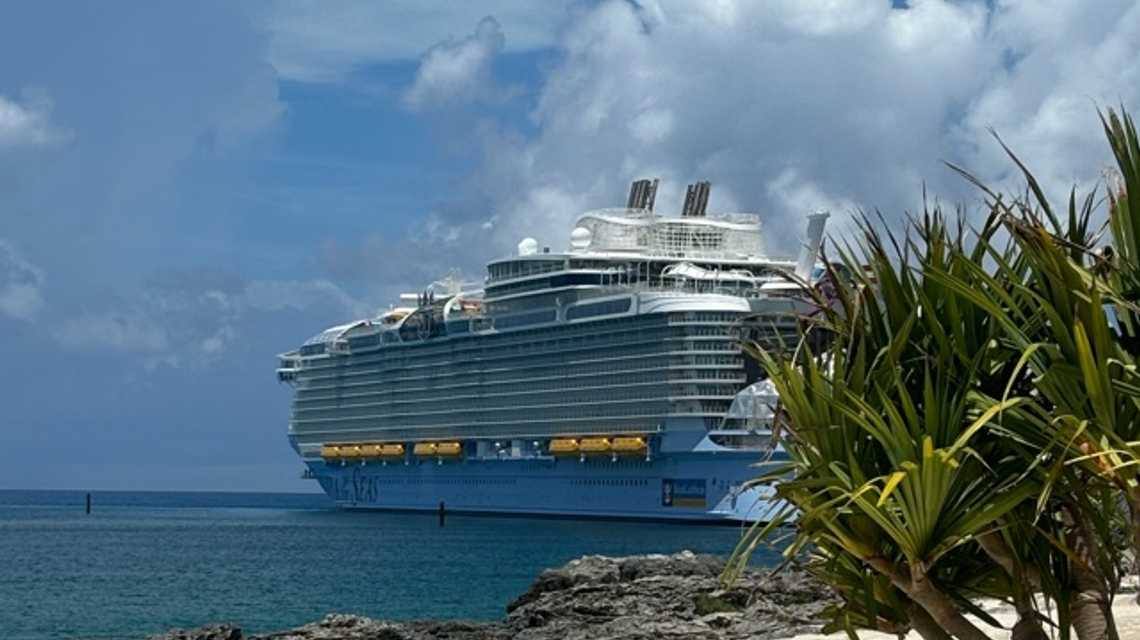 Studio 16 Entertainment cover image