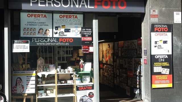 Dependiente/a tienda fotografía + Técnico/a informático (2 puestos)