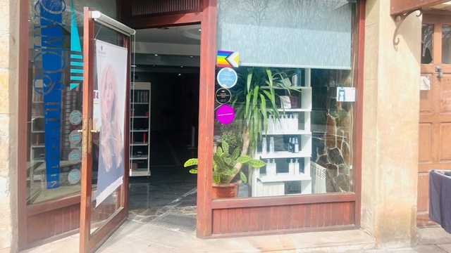 Oficial de Peluquería