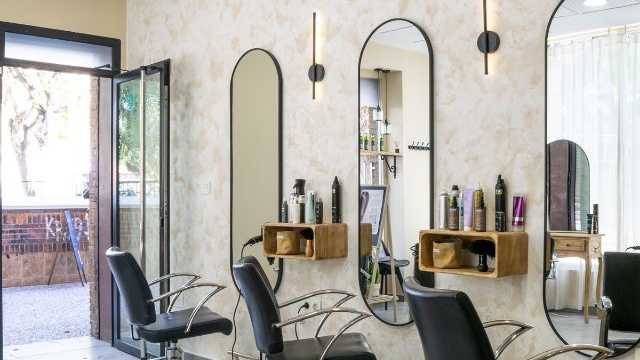 Oficial de Peluquería