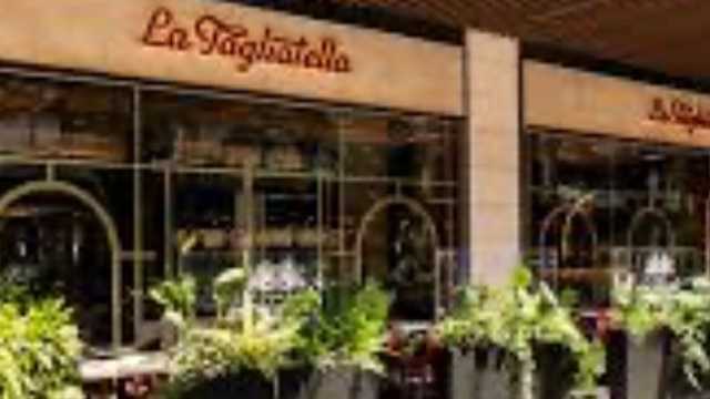 PERSONAL DE RESTAURANTE Tagliatella Puerto Venecia