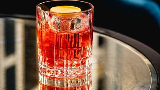 Cocktail Waiter / Waitress