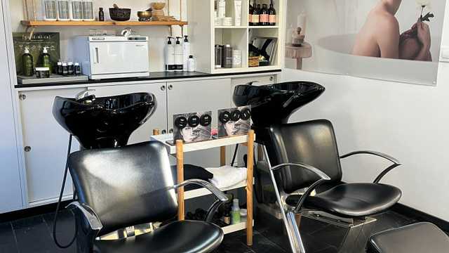 Oficial de Peluquería