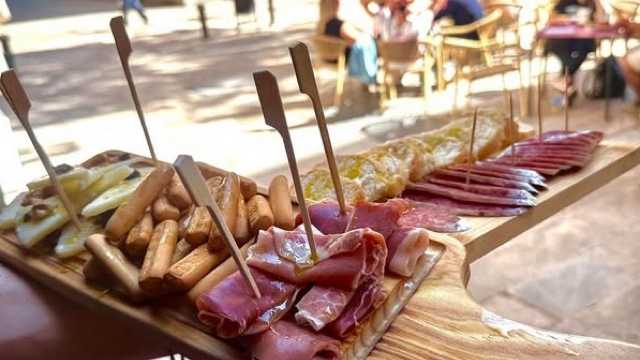 Camarero/a