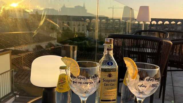 Camarero/a y Coctelero/a