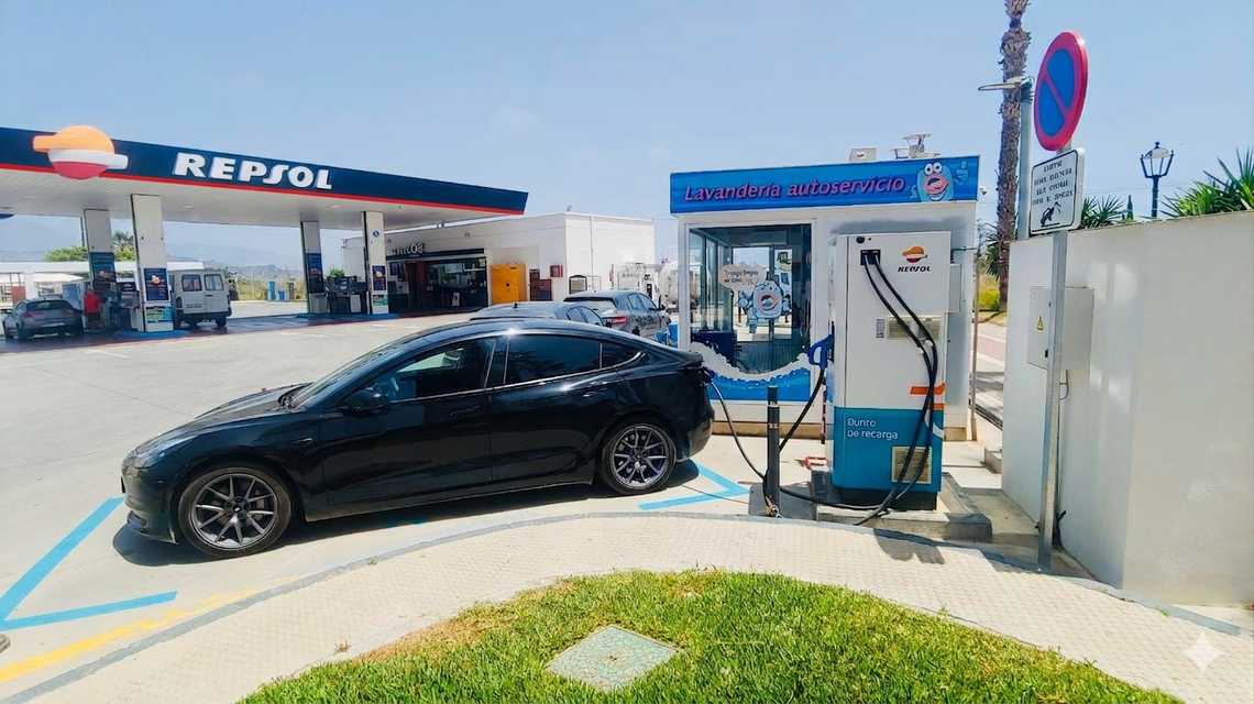 Estacion de Servicio Repsol Salobreña cover image