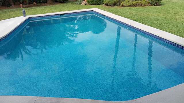 Oficial Jardinería y Piscinas