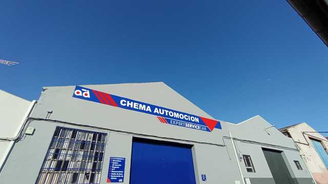 Oficial de 1ª o 2ª en electromecánica de vehículos.