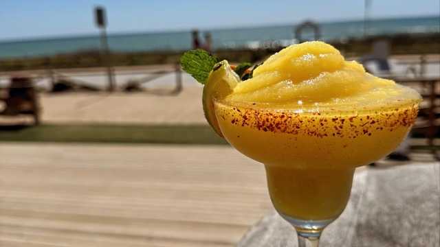 Camarero/a y Coctelero/a