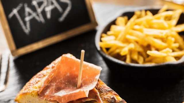 Cocinero/a y Ayd de cocina