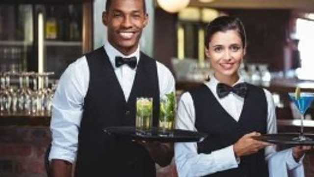 CAMAREROS/AS PARA IMPORTANTE EVENTO PRIVADO EN FIRA