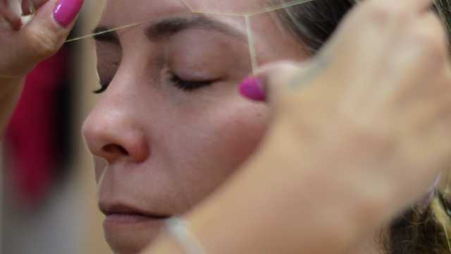 especialista en cejas Brow Artist