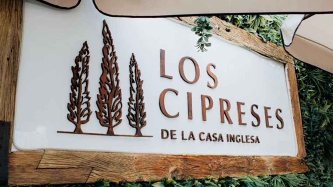 Los Cipreses de La Casa Inglesa cover image