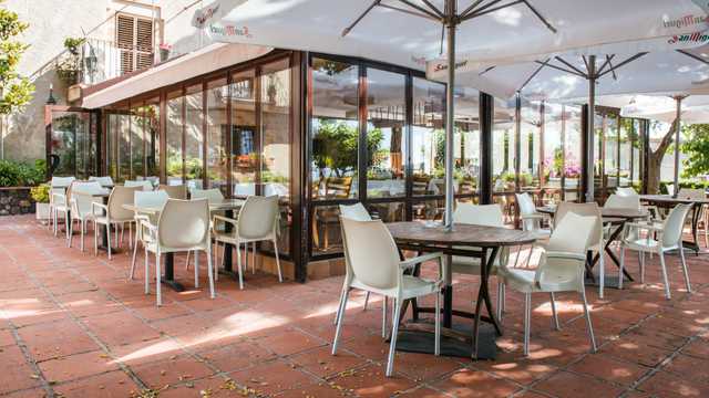 Ayudante de Camarero/a