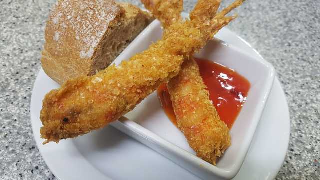 Cocinero/a y Ayudante/a de Cocina