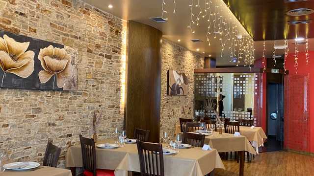 Camarero/a de Mesas y Barra