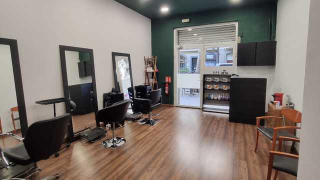 🌀 Busco peluquerxs, barberxs y manicuristas con buena vibra ✂️✨