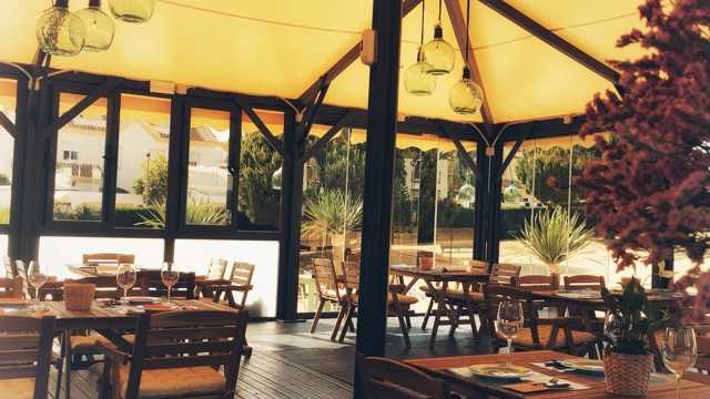 Cocinero/a y Ayudante/a de Cocina