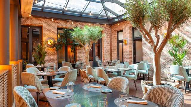 Camareros/as (40h) - Indefinido - 2 dias libres + 2 tardes libres