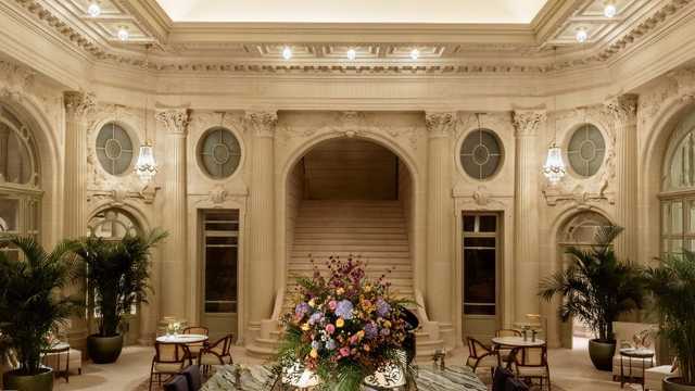 Head Waiter / Waitress