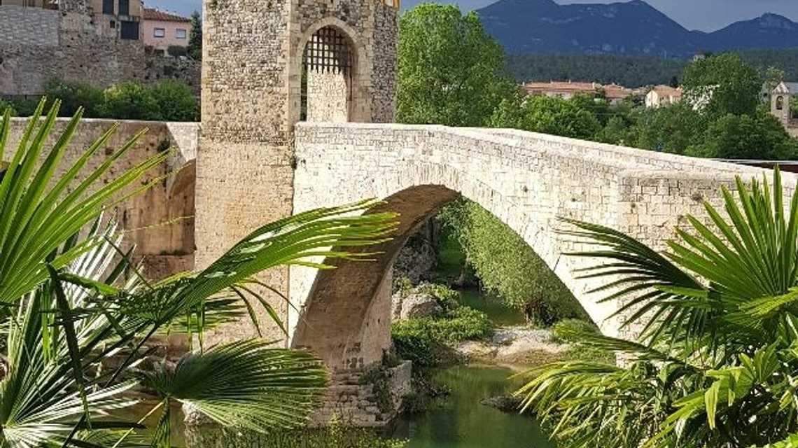 Castell de Besalú cover image