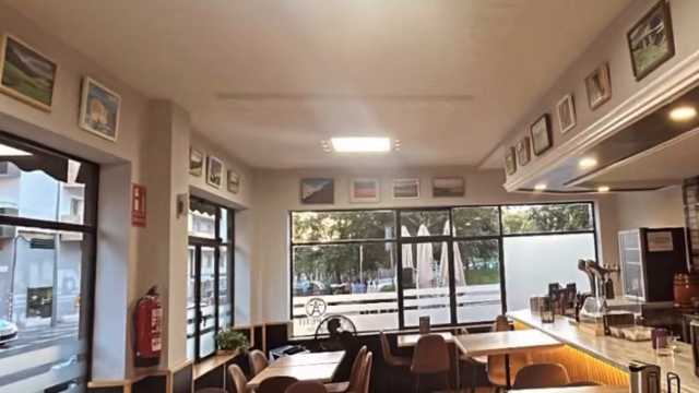 Camarero/a y Ayudante/a de Cocina