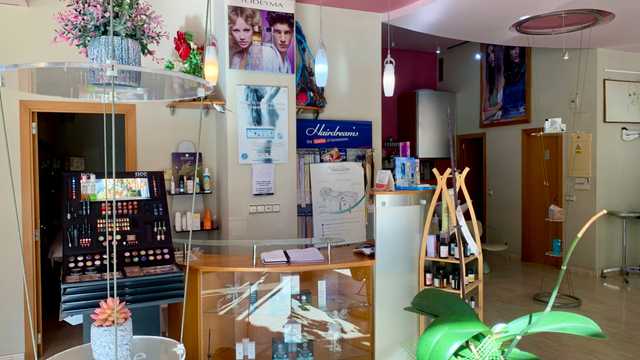 Oficial de Peluquería