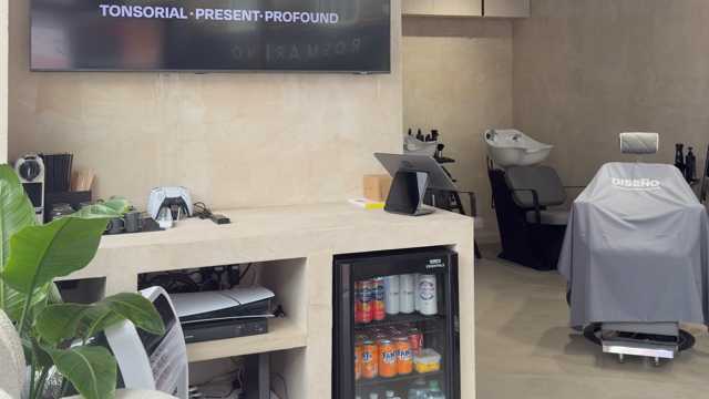Barber / Hairdresser