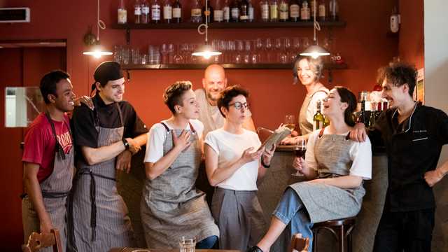 Waiter / Waitress