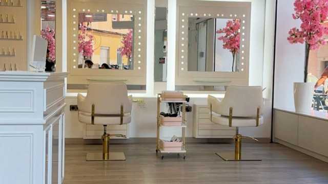 Manicurista y peluquera