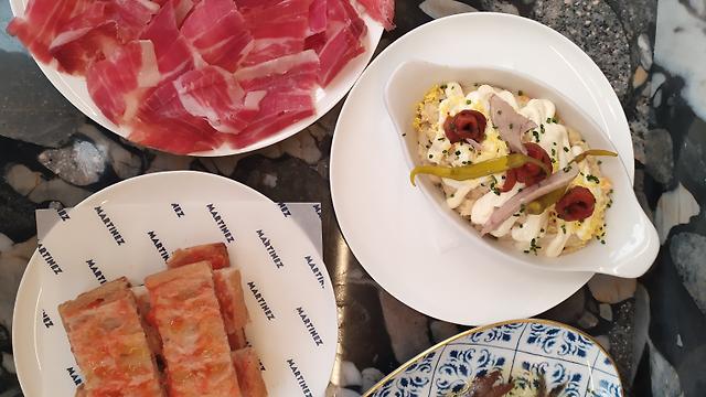 AYUDANTE COCINA