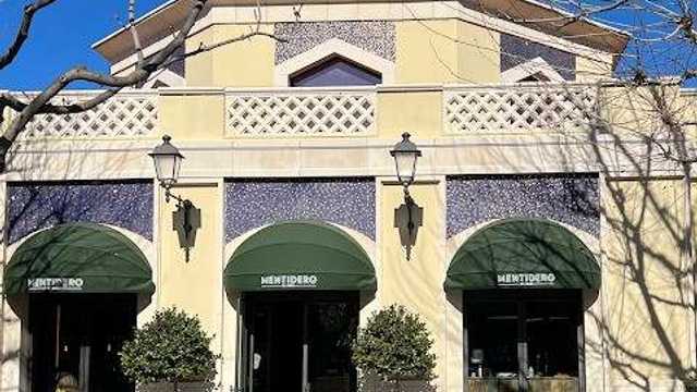Camarero/a