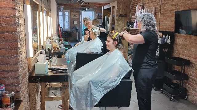 Oficial de Peluquería
