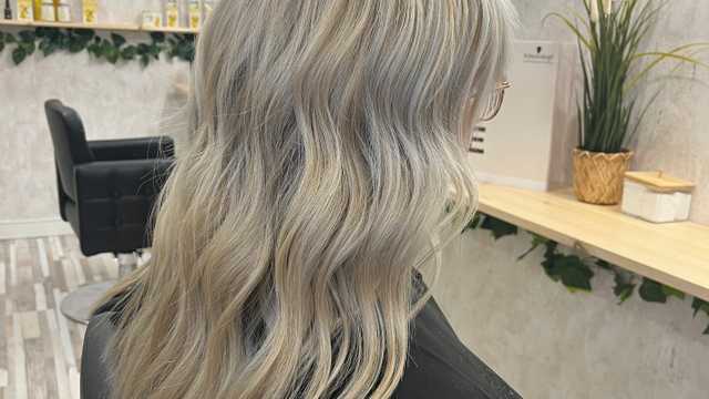 Oficial de Peluquería