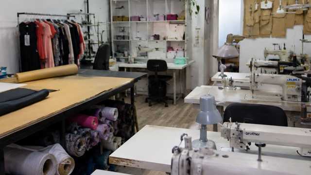 SE BUSCA COSEDORA TEXTIL / OPERARIA DE CONFECCIÓN – CALAFELL