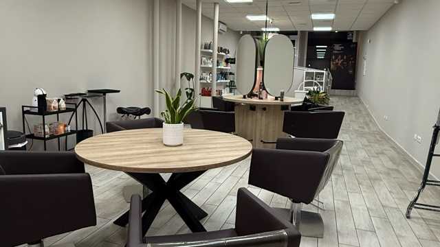 Oficial de Peluquería