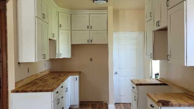 Drywall finisher, Carpenter