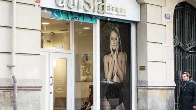 Esteticista con conocimientos de aparatologia