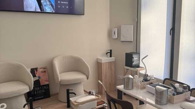 Manicurista y Pedicurista Tecnica en Cejas y Pestañas