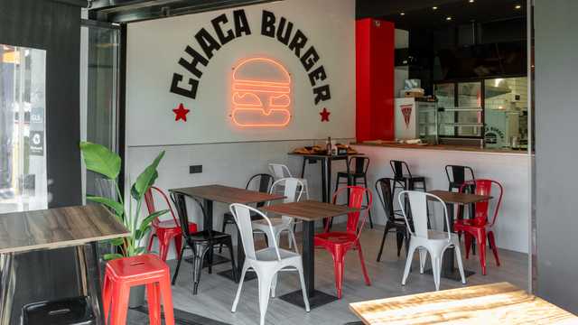 Ayudante/a de Cocina para Plancha y Freidora