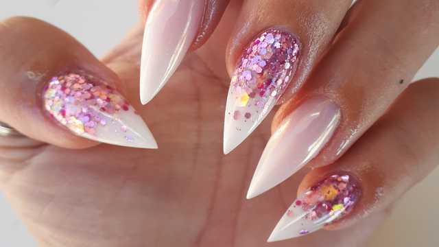 Manicurista Técnica Uñas Acrilicas