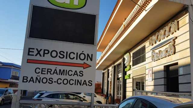 Personal de ferretería tienda
