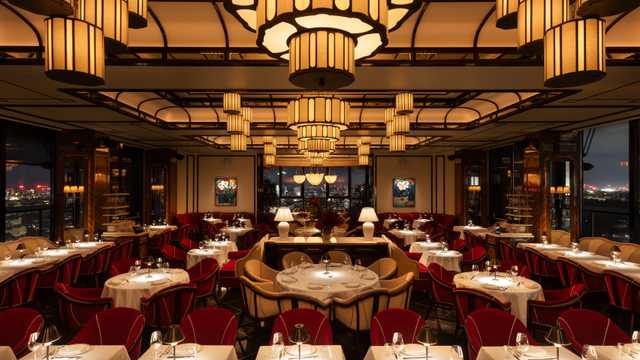 Head Waiter / Waitress