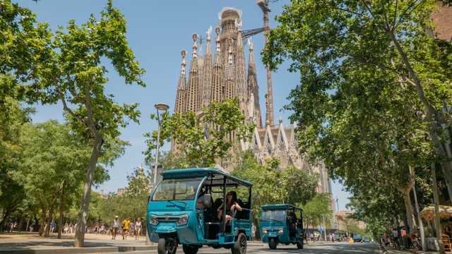 Guía-Conductor Turístico en Tuk-Tuk Eléctrico