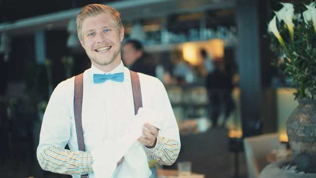 Waiter / Waitress