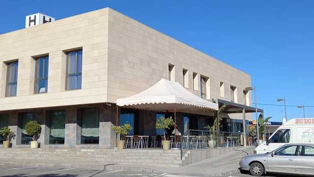 Camarero/a y Cocinero/a